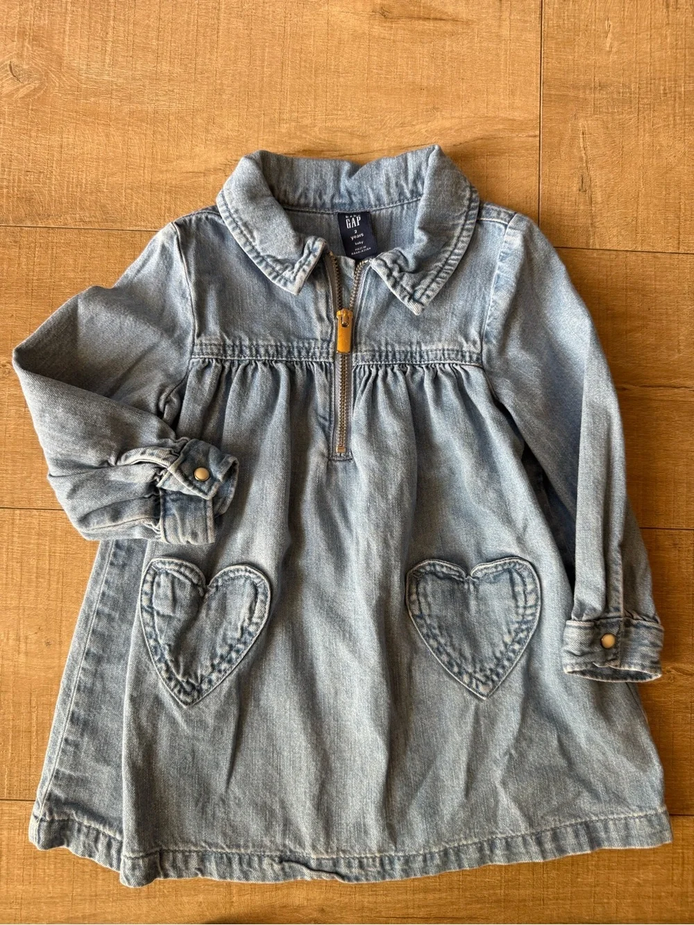 Lot of 7 sz 2T Baby GAP, old navy, Hanna Andersson, H&M: 5 dresses 1shirt 1pant